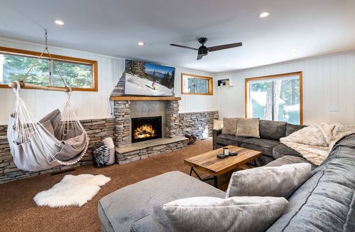 Ridgewood Cabin | Snow Flower Haven - Newly Remodeled w/ Hot Tub!
