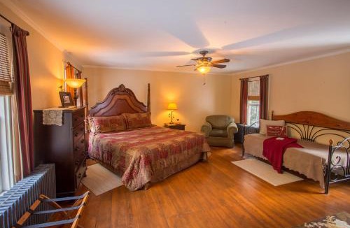 Keene Valley Bed & Breakfast | Snow Goose Bed and Breakfast