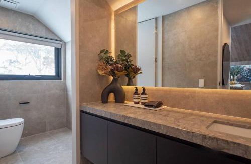 Hotham Heights Apartment | Snow Gum