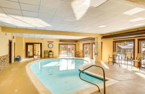 West Dover House | Snow Mountain Condo: Hot Tub + Shuttle to Resort