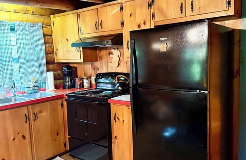 Wardsboro House | Snow Mountain Lodge- Mt Snow & Stratton Mtn Indoor Pool, Golf, Hike, VAST Trails