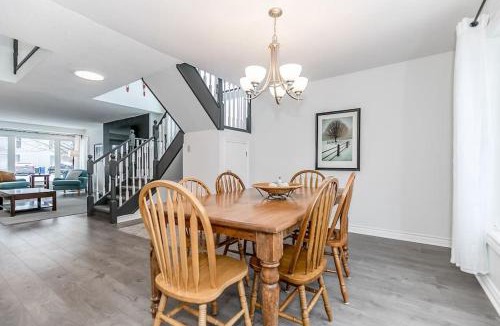 Collingwood House | Snow Pine - 10 minute drive to Blue