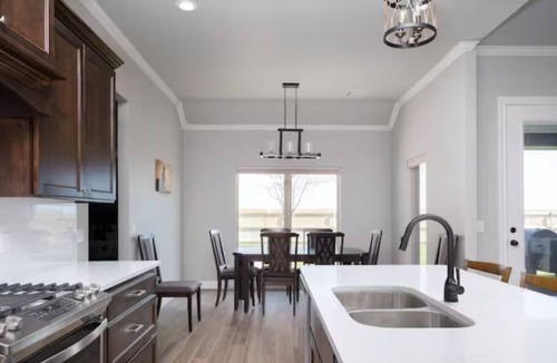 Canyon House | Snow Quail
