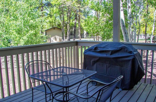 Pinetop Villa | SNOW SNOW SNOW! TRANQUIL 2 BEDRM LOC & GARAGE IN PINETOP CNTRY CLB AREA SLEEPS 6