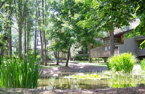 Pinetop Villa | SNOW SNOW SNOW! TRANQUIL 2 BEDRM LOC & GARAGE IN PINETOP CNTRY CLB AREA SLEEPS 6