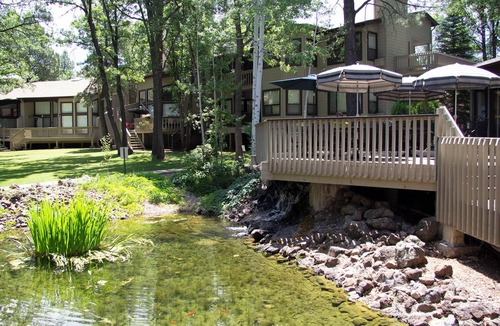 Pinetop Villa | SNOW SNOW SNOW! TRANQUIL 2 BEDRM LOC & GARAGE IN PINETOP CNTRY CLB AREA SLEEPS 6