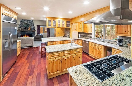 Summit Estates Ski Chalet | Snow Summit. Huge 6BR Chalet with Game Room, Spa