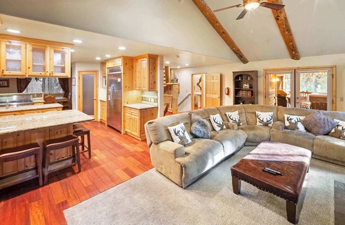 Summit Estates Ski Chalet | Snow Summit. Huge 6BR Chalet with Game Room, Spa