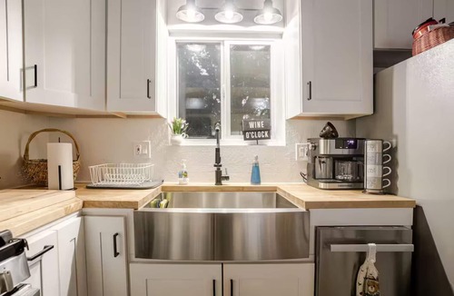 Arrowbear Lake Cabin | Snow Valley Retreat Luxury Cabin with Scenic Views Hot Tub & BBQ