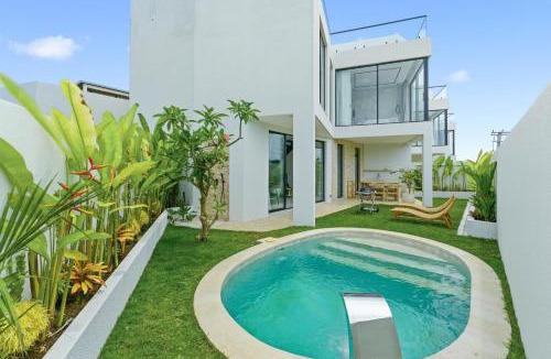 Kutuh Villa | Snow White Villas 3BR Haven Near Pandawa Beach