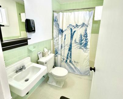 Londonderry Hotel | Snowdon Chalet Motel