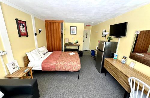 Londonderry Hotel | Snowdon Chalet Motel