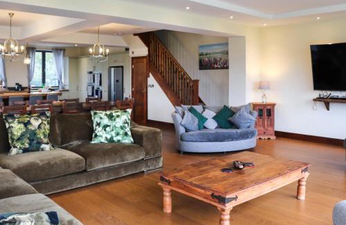 Llanllyfni House | Snowdon Summit View