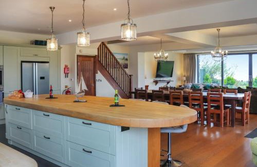 Llanllyfni House | Snowdon Summit View