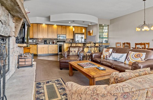 Windcliff Estates Condo | Snowdrift Lodge Vacation Home at Windcliff
