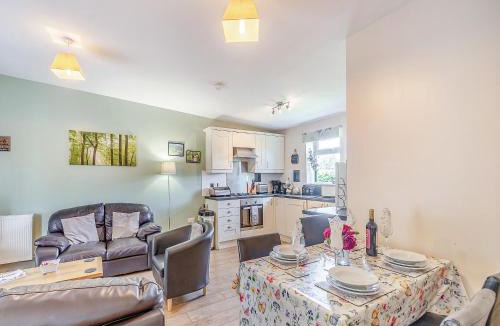 Great Hatfield House | Snowdrop Cottage - W43121