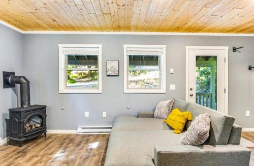 Snoqualmie Pass House | Snowdrop Summit Cabin