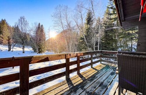 Montroc Ski Chalet | Snowflake cottage with garden