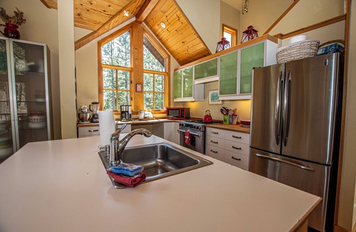 Twin Peaks House | Snowglobe by Hauserman Rentals