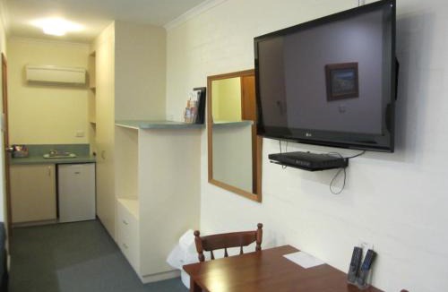 Tawonga South Hotel | Snowgum Motel