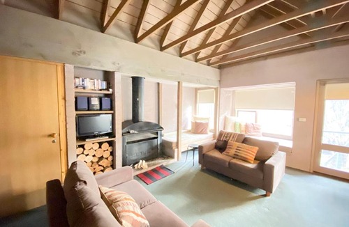 Dinner Plain House | Snowgums 18