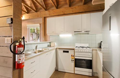 Dinner Plain House | Snowgums 18