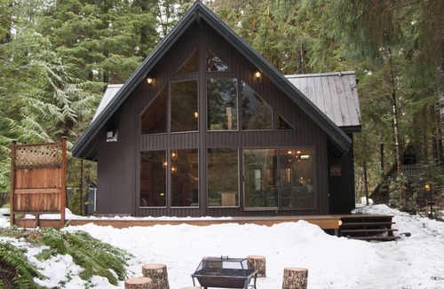 Glacier Cabin | Snowline community, closest lodging to Mt. Baker