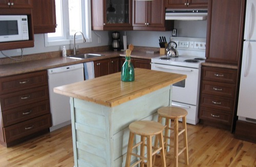 Saint-Henri-de-Taillon House | Snowmobile paradise, sandy beach, crystal clear water and comfort assured.