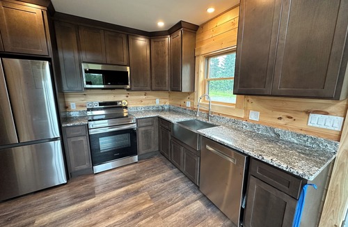 Colebrook Cabin | SNOWMOBILING STARTS SOON! - Cozy Cabin with Mountain Views & WiFi