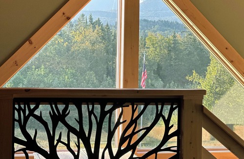 Colebrook Cabin | SNOWMOBILING STARTS SOON! - Cozy Cabin with Mountain Views & WiFi