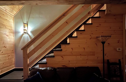 Colebrook Cabin | SNOWMOBILING STARTS SOON! - Cozy Cabin with Mountain Views & WiFi