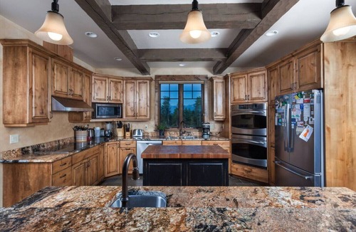 West Glacier House | Snowmoon Ranch