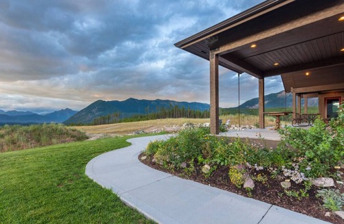 West Glacier House | Snowmoon Ranch