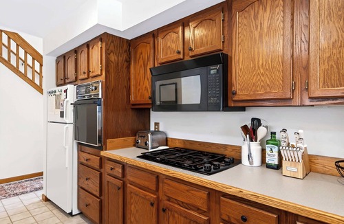 Great Valley Condo | SnowPine Village Townhouse, Sleeps 10, A/C