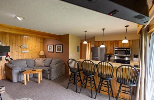 Wakefield Hotel | Snowriver Mountain Resort