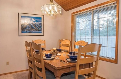 Deer Park House | Snowshoe Inn