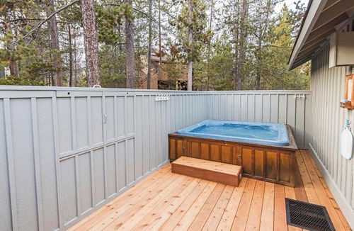 Deer Park House | Snowshoe Inn