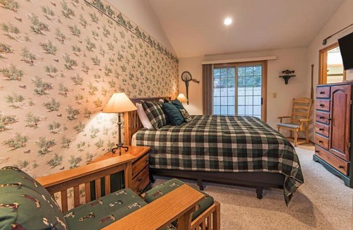 Deer Park House | Snowshoe Inn