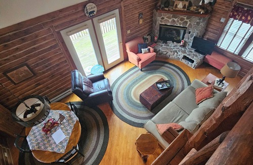 Edray Cabin | Snowshoe Log Cabin - Falling Water