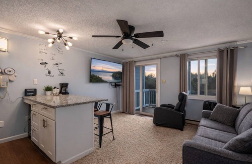 Edray Condo | Snowshoe Ski-In/Ski-Out Steps to Ballhooter Lift Mountain Lodge Condo