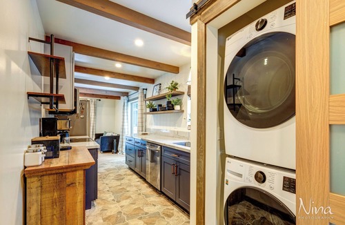 Brockway House | Snowy Pines Cabin