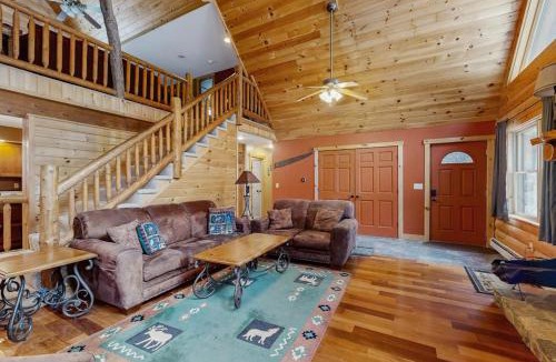 Sunday River Area House | Snowy Pines Lodge
