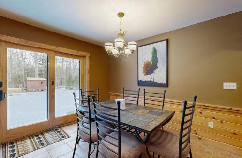 Sunday River Area House | Snowy Pines Lodge