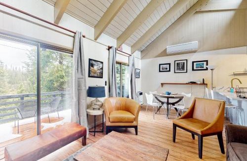 Fish Camp House | Snowy Pines