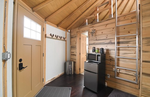 Centennial House | Snowy Range Yurt Cabins - Green Yurt