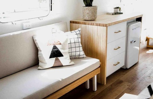 Corbyville House | Snug Airstream for Weekend Getaways from Toronto