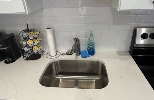 East Parkside Apartment | Snug Apt - Sleeps 3