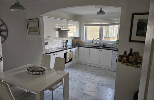 Helensburgh Apartment | Snug - Colquhoun Square Apartment