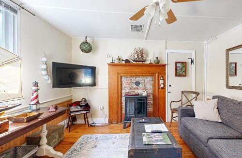 Boothbay Harbor Apartment | Snug Harbor I