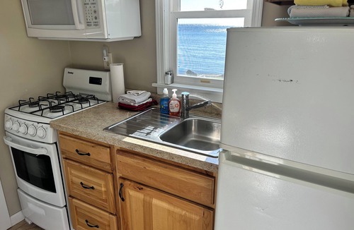 Sturgeon Bay Cottage | Snug Harbor Inn - Starboard Cottage